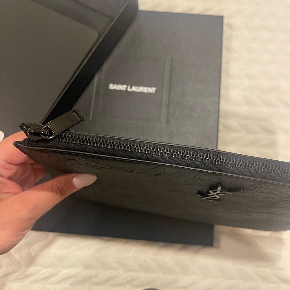 Saint Laurent clutch